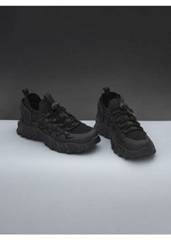 Sinsay - Sneakersy w klasycznej czernii - czarny ze sklepu Sinsay w kategorii Buty sportowe dziecięce - zdjęcie 183774804