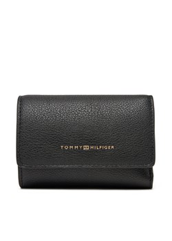 Portfel damski Tommy Hilfiger Logotape Trifold AW0AW17477 Czarny ze sklepu eobuwie.pl w kategorii Portfele damskie - zdjęcie 183775283