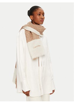 Calvin Klein Szal K60K612895 Beżowy ze sklepu MODIVO w kategorii Szaliki i chusty damskie - zdjęcie 183778424