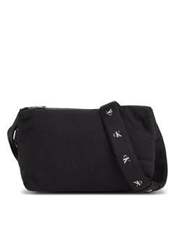 Calvin Klein Jeans Torebka Ultralight Shoulder Bag22 QT K60K610851 Czarny ze sklepu MODIVO w kategorii Listonoszki - zdjęcie 183778581