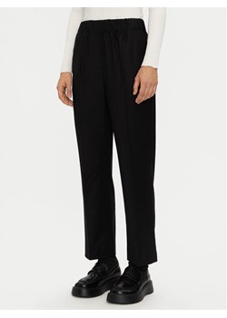 Weekend Max Mara Spodnie materiałowe Hateley 2425136052 Czarny Regular Fit ze sklepu MODIVO w kategorii Spodnie damskie - zdjęcie 183782393