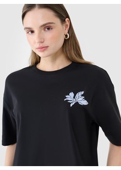 Damski t-shirt oversize z nadrukiem 4F 4FWSS25TTSHF1996 - czarny ze sklepu Sportstylestory.com w kategorii Bluzki damskie - zdjęcie 183785412