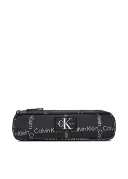 Piórnik Calvin Klein Jeans IU0IU00710 Czarny ze sklepu eobuwie.pl w kategorii Piórniki - zdjęcie 183807610