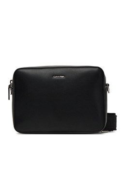 Torebka Calvin Klein Ck Must Small Camera Bag LV04F3097G Czarny ze sklepu eobuwie.pl w kategorii Listonoszki - zdjęcie 183807822