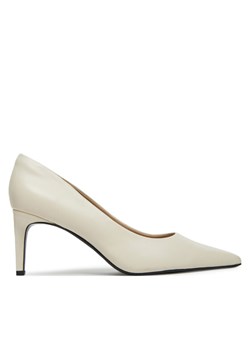 Szpilki Calvin Klein Pump 70 Pointy Hw Bar Lth HW0HW02561 Beżowy ze sklepu eobuwie.pl w kategorii Czółenka - zdjęcie 183807873