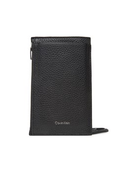 Torebka na telefon Calvin Klein Foil Emboss Phone Crossbody LV04D1037G Czarny ze sklepu eobuwie.pl w kategorii Etui - zdjęcie 183808211