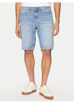 Calvin Klein Jeans Szorty jeansowe J30J327513 Niebieski Regular Fit ze sklepu MODIVO w kategorii Spodenki męskie - zdjęcie 183813900