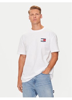 Tommy Jeans T-Shirt DM0DM19695 Biały Regular Fit ze sklepu MODIVO w kategorii T-shirty męskie - zdjęcie 183833160