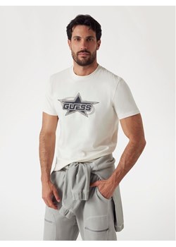 Guess T-Shirt Z5YI02 I3Z14 Biały Regular Fit ze sklepu MODIVO w kategorii T-shirty męskie - zdjęcie 183842014
