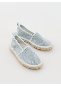 Reserved - Jeansowe espadryle - niebieski ze sklepu Reserved w kategorii Półbuty dziecięce - zdjęcie 183853373