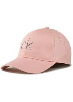CZAPKA Z DASZKIEM CALVIN KLEIN CCK1717 ze sklepu olika.com.pl w kategorii Czapki z daszkiem damskie - zdjęcie 183858572