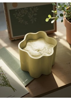 Sinsay - Świeca zapachowa Peony Blossom - żółty ze sklepu Sinsay w kategorii Świece i dyfuzory - zdjęcie 183859532