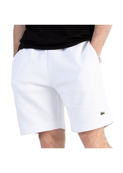 Spodenki Lacoste GH9627-001 - białe ze sklepu streetstyle24.pl w kategorii Spodenki męskie - zdjęcie 183870314