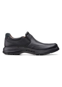 Clarks Skórzane slippersy &quot;Un Brawley&quot; w kolorze czarnym ze sklepu Limango Polska w kategorii Buty sportowe męskie - zdjęcie 183878660