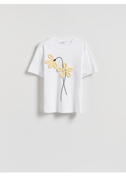 Reserved - T-shirt z kwiatową aplikacją - złamana biel ze sklepu Reserved w kategorii Bluzki damskie - zdjęcie 183891502