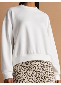Sinsay - Gładka bluza z długim rękawem soft touch - kremowy ze sklepu Sinsay w kategorii Bluzy damskie - zdjęcie 183891980