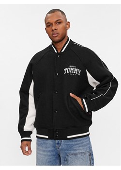 Tommy Jeans Kurtka bomber Tjm Wool Varsity Bomber DM0DM17884 Czarny Regular Fit ze sklepu MODIVO w kategorii Kurtki męskie - zdjęcie 183894930