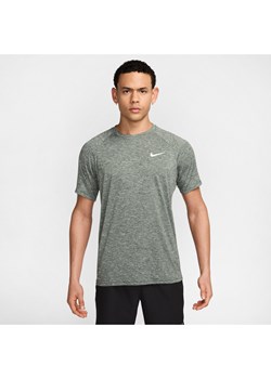 Męska melanżowa koszulka kąpielowa z krótkim rękawem Hydroguard Nike - Zieleń ze sklepu Nike poland w kategorii T-shirty męskie - zdjęcie 183902990