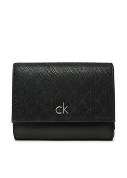 Calvin Klein Mały Portfel Damski Ck Daily Medium Trifold_Mono K60K612841 Czarny ze sklepu MODIVO w kategorii Portfele damskie - zdjęcie 183907703
