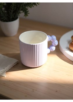 Sinsay - Kubek ceramiczny z ozdobnym uchem i ryflowaniem - fioletowy ze sklepu Sinsay w kategorii Kubki - zdjęcie 183910432