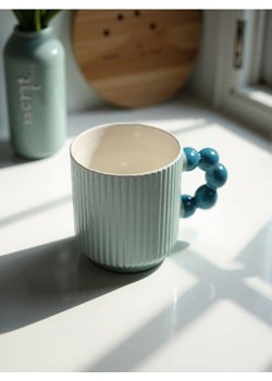 Sinsay - Kubek ceramiczny z ozdobnym uchem i ryflowaniem - błękitny ze sklepu Sinsay w kategorii Kubki - zdjęcie 183916390