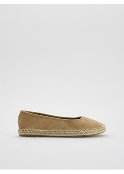 Reserved - Zamszowe espadryle - beżowy ze sklepu Reserved w kategorii Espadryle damskie - zdjęcie 183923463