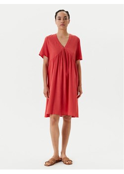 United Colors Of Benetton Sukienka letnia 4PQNDV0BS Czerwony Relaxed Fit ze sklepu MODIVO w kategorii Sukienki - zdjęcie 183924951