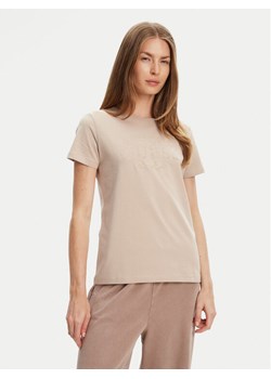 Guess T-Shirt V5YI13 J1314 Beżowy Regular Fit ze sklepu MODIVO w kategorii Bluzki damskie - zdjęcie 183932094