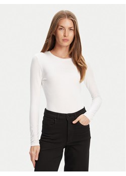 Guess Jeans Body W4BP41 J1314 Biały Slim Fit ze sklepu MODIVO w kategorii Bluzki damskie - zdjęcie 183932141