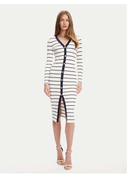 Guess Sukienka dzianinowa W5YK98 Z2YK2 Biały Slim Fit ze sklepu MODIVO w kategorii Sukienki - zdjęcie 183941493