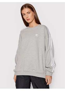 adidas Bluza adicolor Classics H33538 Szary Oversize ze sklepu MODIVO w kategorii Bluzy damskie - zdjęcie 183945171