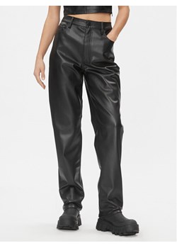 Tommy Jeans Spodnie z imitacji skóry Julie DW0DW16945 Czarny Straight Fit ze sklepu MODIVO w kategorii Spodnie damskie - zdjęcie 183945502