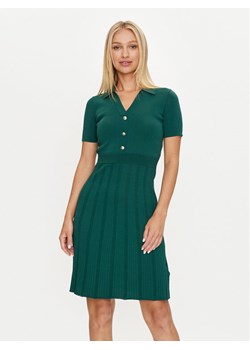 Marciano Guess Sukienka dzianinowa 4YGK75 5818Z Zielony Regular Fit ze sklepu MODIVO w kategorii Sukienki - zdjęcie 183945852