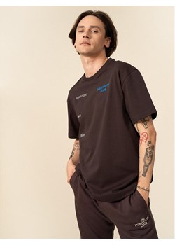 Outhorn T-Shirt OTHSS23TTSHM450 Brązowy Relaxed Fit ze sklepu MODIVO w kategorii T-shirty męskie - zdjęcie 183945920