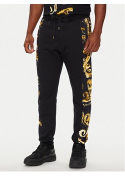 Versace Jeans Couture Spodnie dresowe 77GAA3C0 FS161 Czarny Regular Fit ze sklepu MODIVO w kategorii Spodnie męskie - zdjęcie 183945980