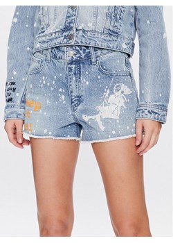 Guess Szorty jeansowe Mom W3GD26 D4YO0 Niebieski Regular Fit ze sklepu MODIVO w kategorii Szorty - zdjęcie 183946602