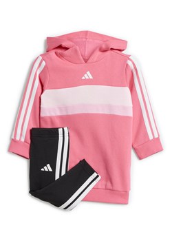 adidas Komplet bluza i legginsy Seasonal Essentials Tiberio 3-Stripes JC7501 Różowy Slim Fit ze sklepu MODIVO w kategorii Komplety niemowlęce - zdjęcie 183946811