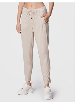 Marc Aurel Spodnie materiałowe 1615 2300 93133 Beżowy Loose Fit ze sklepu MODIVO w kategorii Spodnie damskie - zdjęcie 183947380