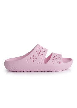 Crocs Klapki Classic Floral Cutout Sandal 210966 Różowy ze sklepu MODIVO w kategorii Klapki damskie - zdjęcie 183947460