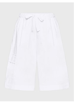 Deha Bermudy D83075 Biały Relaxed Fit ze sklepu MODIVO w kategorii Szorty - zdjęcie 183947632