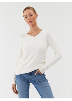 Guess Sweter W3BR24 Z2NQ2 Écru Regular Fit ze sklepu MODIVO w kategorii Swetry damskie - zdjęcie 183947724