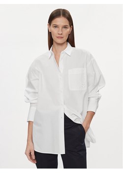 Tommy Hilfiger Koszula Essential WW0WW40540 Biały Loose Fit - id: 0000303118679 - marki Tommy Hilfiger - 183948743 Tommy Hilfiger Koszula Essential WW0WW40540 Biały Loose Fit ze sklepu MODIVO w kategorii Koszule damskie - zdjęcie 183948743