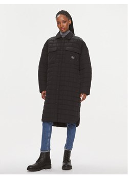 Calvin Klein Jeans Kurtka przejściowa J20J221380 Czarny Relaxed Fit ze sklepu MODIVO w kategorii Kurtki damskie - zdjęcie 183985314