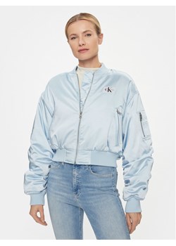 Calvin Klein Jeans Kurtka bomber J20J222591 Niebieski Regular Fit ze sklepu MODIVO w kategorii Kurtki damskie - zdjęcie 183985592
