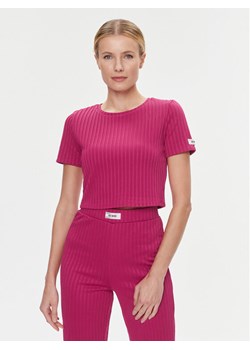 Guess T-Shirt Anneka Crop Tee V4RI02 KC2U2 Fioletowy Cropp Fit ze sklepu MODIVO w kategorii Bluzki damskie - zdjęcie 183985760