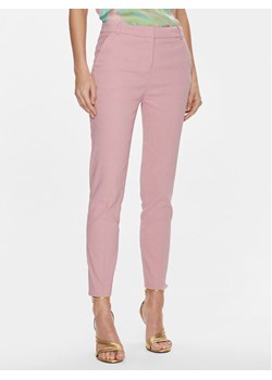 Pinko Spodnie materiałowe Bello 100155 A0IM Różowy Slim Fit ze sklepu MODIVO w kategorii Spodnie damskie - zdjęcie 183985841