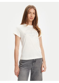 Guess T-Shirt V5GI10 K9RM1 Écru Regular Fit ze sklepu MODIVO w kategorii Bluzki damskie - zdjęcie 183992861