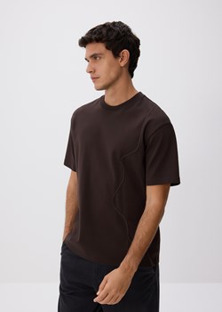 Reserved - T-shirt boxy z przeszyciem - ciemnobrązowy ze sklepu Reserved w kategorii T-shirty męskie - zdjęcie 183993481