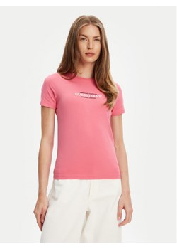 Guess Jeans T-Shirt W4YI03 J1314 Różowy Slim Fit ze sklepu MODIVO w kategorii Bluzki damskie - zdjęcie 183999461