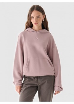 Damska bluza dresowa nierozpinana z kapturem Outhorn OTHWAW24TSWSF1919 - różowa ze sklepu Sportstylestory.com w kategorii Bluzy damskie - zdjęcie 184004460